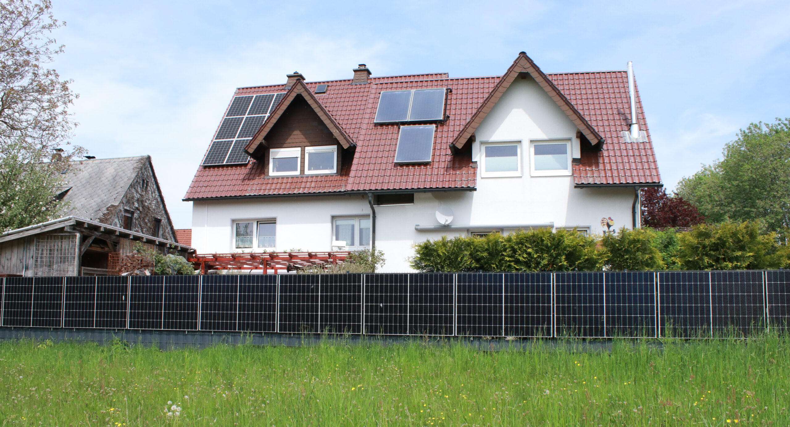 Fence PV – Turn Your Fence Into a Power Source